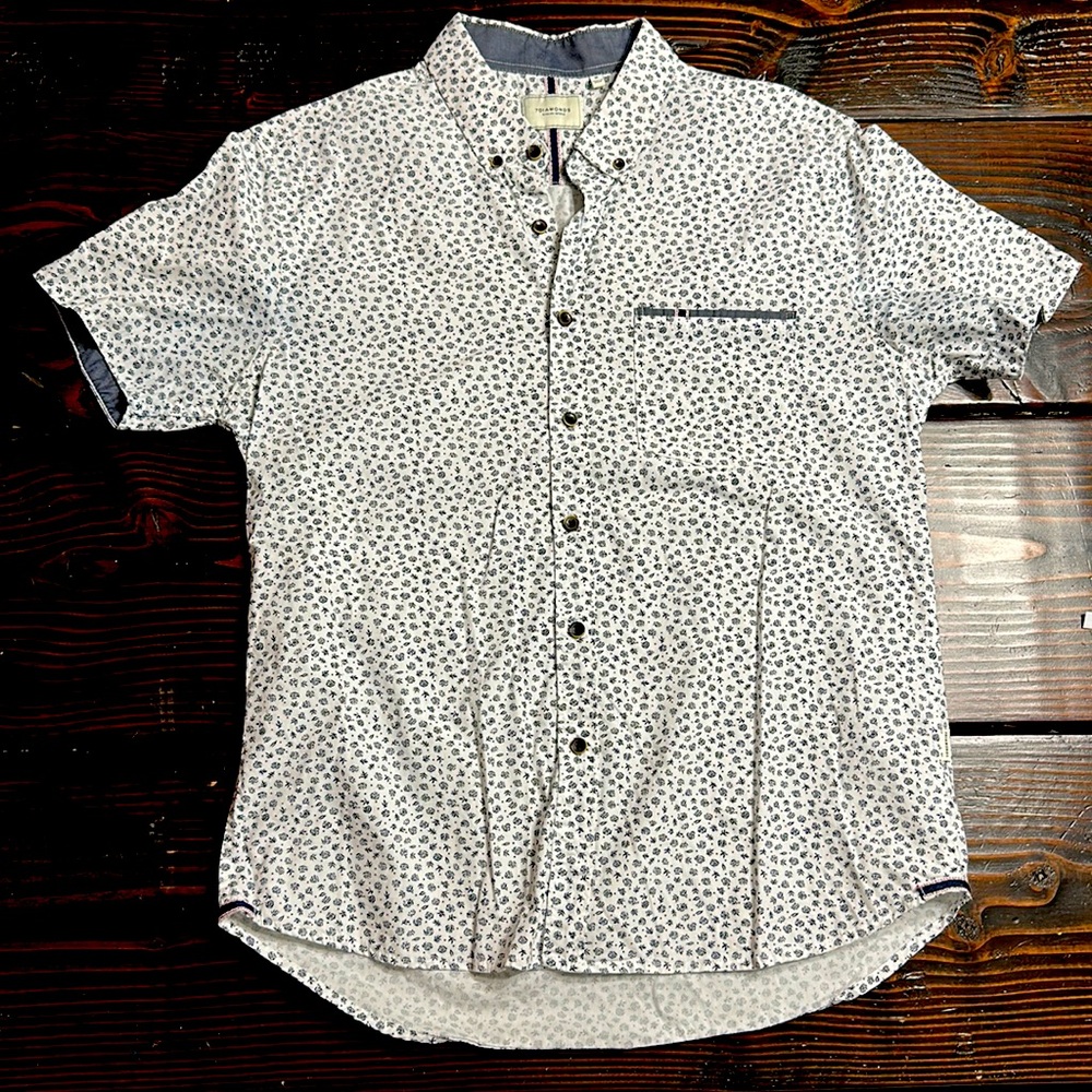 7 Diamonds short sleeve button up